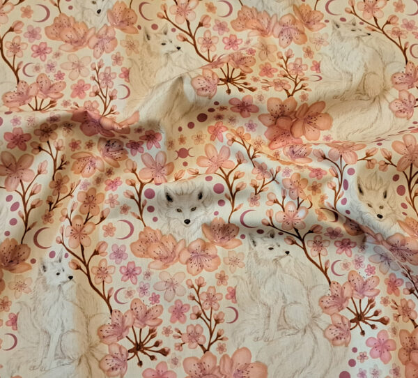 Nouveau - Popeline oeko-tex imprimé en France - Motif Kitsune - Le Vent des Cerisiers - Fond Ecru – Image 2