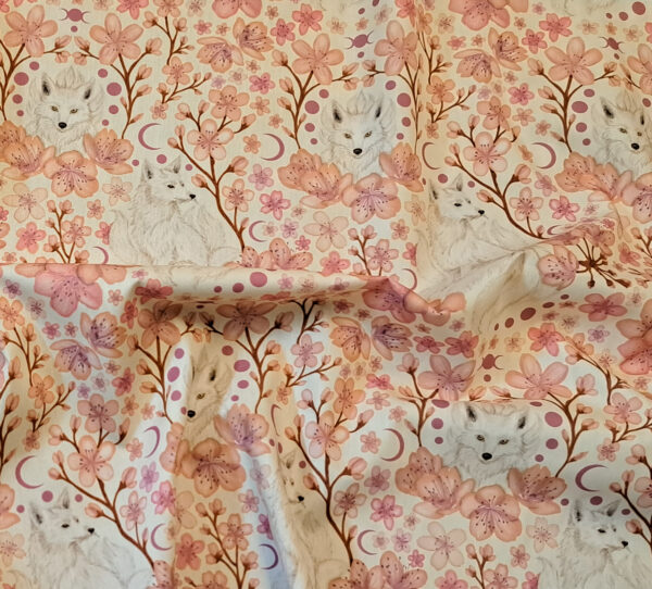 Nouveau - Popeline oeko-tex imprimé en France - Motif Kitsune - Le Vent des Cerisiers - Fond Ecru – Image 7