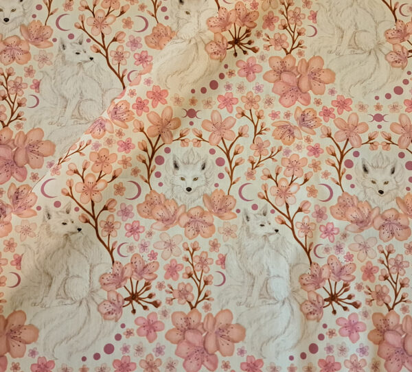 Nouveau - Popeline oeko-tex imprimé en France - Motif Kitsune - Le Vent des Cerisiers - Fond Ecru – Image 9