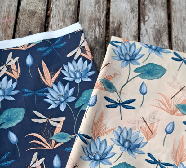 Nouveau - Popeline oeko-tex imprimé en France - Motif Egypte Libellules- Eclat du Nil - Fond Indigo – Image 8