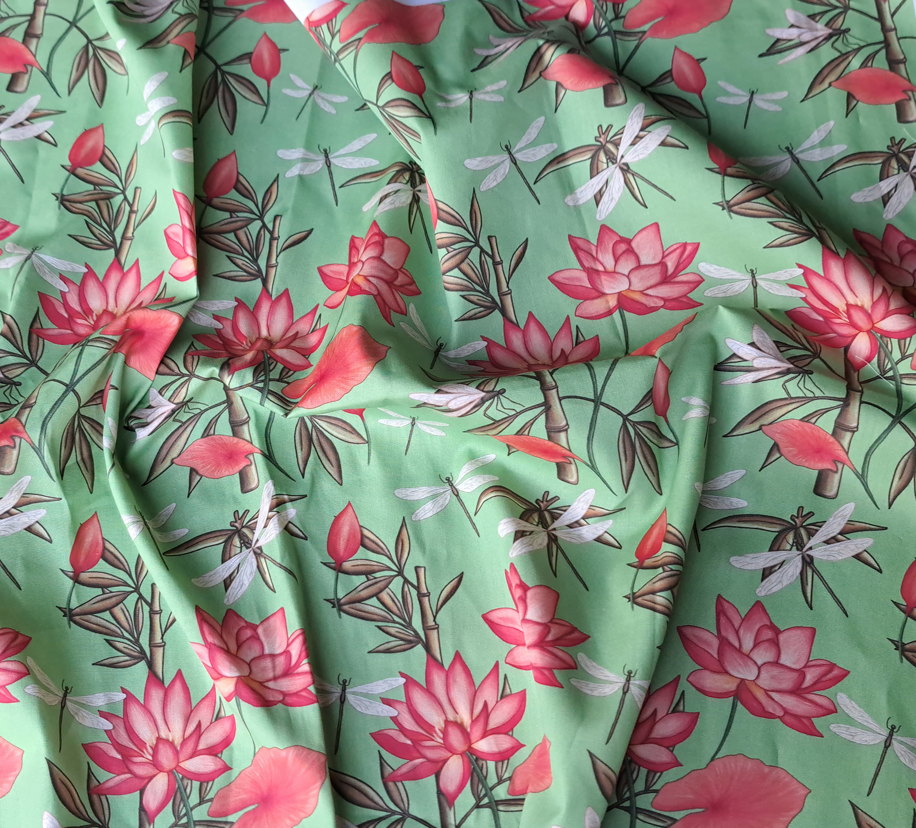 Nouveau – Popeline oeko-tex imprimé en France – Motif – Eclat d’Orient – Fond Noir