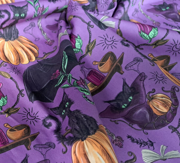 Nouveau - Popeline oeko-tex imprimé en France - Motif - Sortilèges - Fond Mauve – Image 3