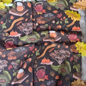 Nouveau – Popeline oeko-tex imprimé en France – Motif – Au coin du feu – Fond Marron Foncé – Taille M