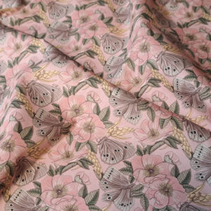 Nouveau – Popeline oeko-tex imprimé en France – Motif – Sous les Eglantiers – Fond Rose Pâle