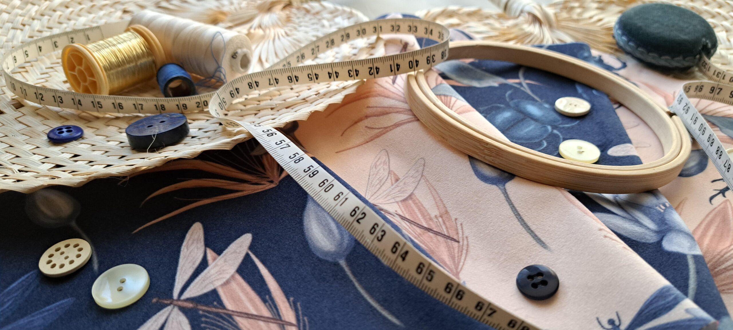 Velours oeko-tex imprimé en France – Motif Egypte Libellules- Eclat du Nil – Fond Indigo Velours oeko-tex imprimé en France - Motif Egypte Libellules- Eclat du Nil - Fond Indigo – Image 13