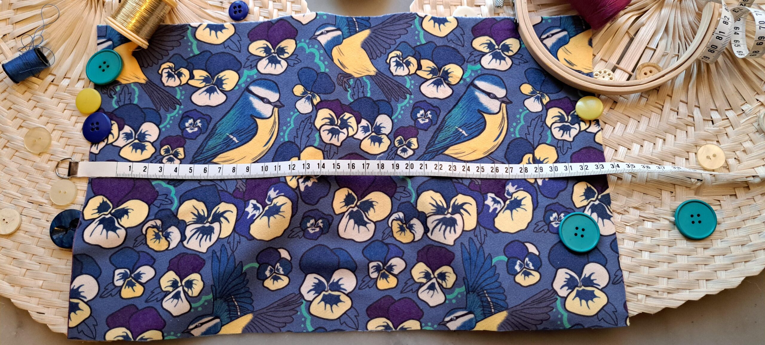 Velours oeko-tex imprimé en France – Motif Mésange – Pensée d’une Mésange – Fond Jean Velours oeko-tex imprimé en France - Motif Mésange - Pensée d'une Mésange - Fond Jean – Image 6