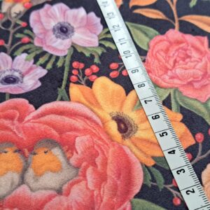 Velours oeko-tex imprimé en France – Motif – Lisière d’Automne – Fond Noir avec Rouge-Gorge