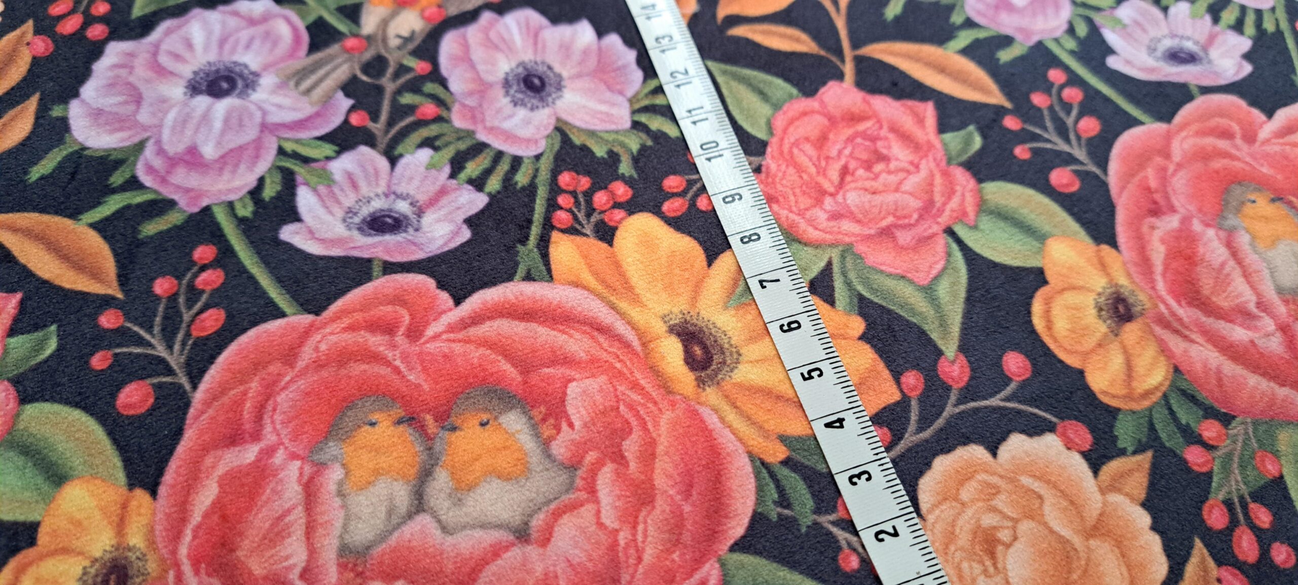 Velours oeko-tex imprimé en France – Motif – Lisière d’Automne – Fond Noir avec Rouge-Gorge Velours oeko-tex imprimé en France - Motif - Lisière d'Automne - Fond Noir avec Rouge-Gorge – Image 2