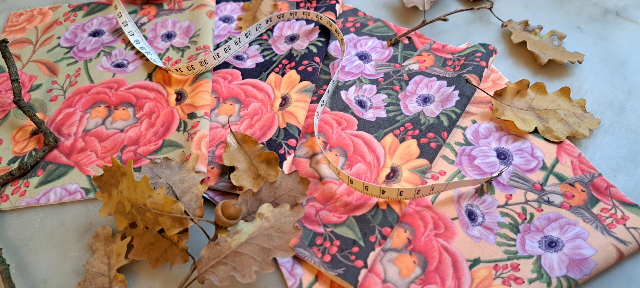 Velours oeko-tex imprimé en France – Motif – Lisière d’Automne – Fond Noir avec Rouge-Gorge Velours oeko-tex imprimé en France - Motif - Lisière d'Automne - Fond Noir avec Rouge-Gorge – Image 10