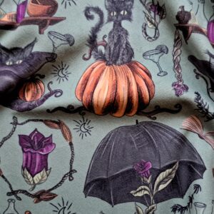 Velours oeko-tex imprimé en France – Motif – Sortilèges – Fond Sauge