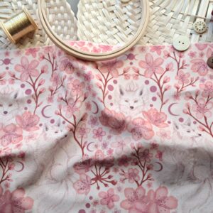 Velours oeko-tex imprimé en France – Motif Kitsune – Le Vent des Cerisiers – Fond Ecru