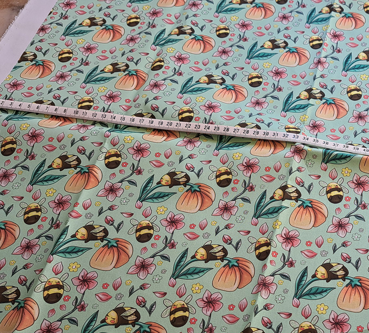 Nouveau – Popeline bio oeko-tex imprimé en France – Motif Le Bourdon Mignon- Fond Vert d’eau Nouveau - Popeline bio oeko-tex imprimé en France - Motif Le Bourdon Mignon- Fond Vert d'eau – Image 11
