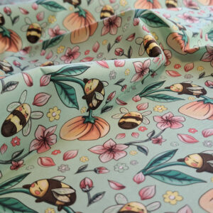 Nouveau – Popeline bio oeko-tex imprimé en France – Motif Le Bourdon Mignon- Fond Vert d&rsquo;eau