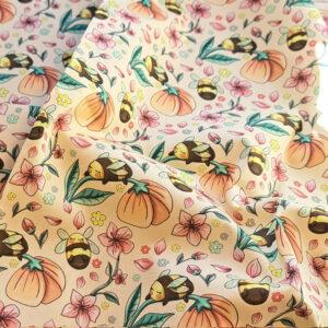 Nouveau – Popeline bio oeko-tex imprimé en France – Motif Le Bourdon Mignon- Fond Ecru Nouveau – Popeline bio oeko-tex imprimé en France – Motif Le Bourdon Mignon- Fond Ecru