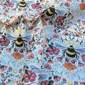 Nouveau – Popeline bio oeko-tex imprimé en France – Motif Le Bourdon Enchanté- Fond Ecru