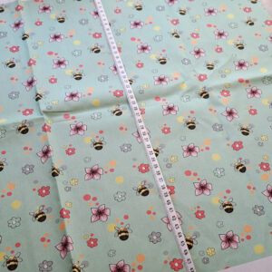 Nouveau – Popeline bio oeko-tex imprimé en France – Motif Les mini bourdons- Fond Vert d&rsquo;eau