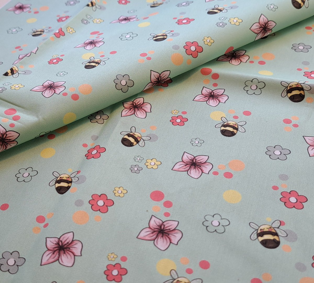 Nouveau – Popeline bio oeko-tex imprimé en France – Motif Les mini bourdons- Fond Ecru