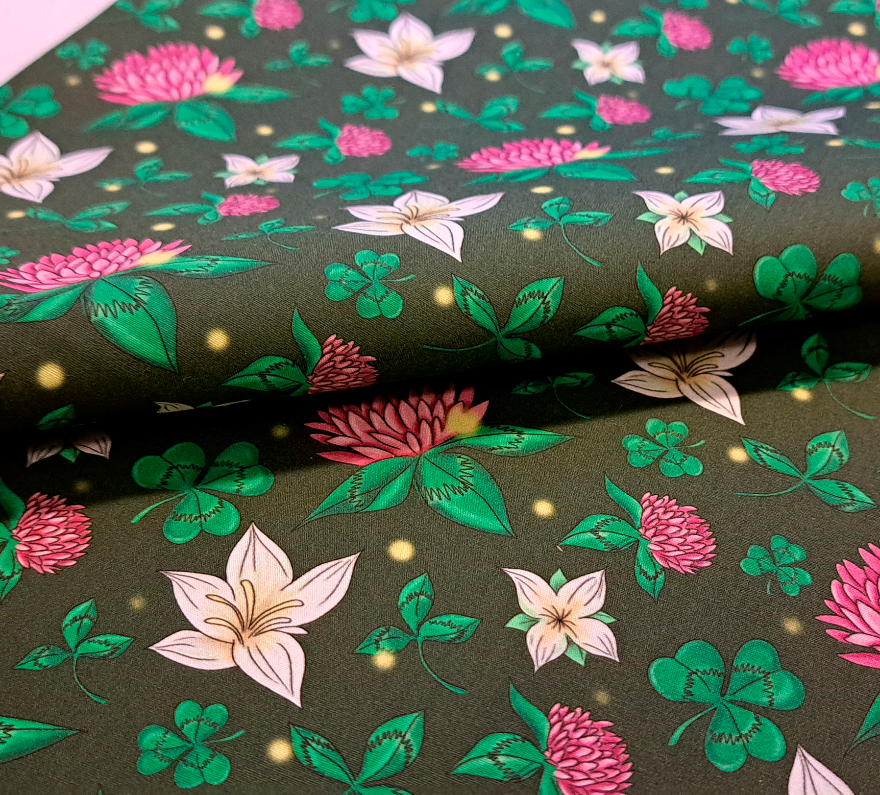 Nouveau – Popeline gots et oeko-tex imprimé en France – Motif simplifié associé Le Jardin des Fées – Fond Vert Foncé Nouveau - Popeline gots et oeko-tex imprimé en France - Motif simplifié associé Le Jardin des Fées - Fond Vert Foncé – Image 4