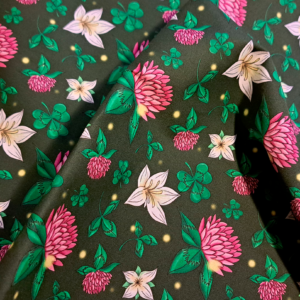 Nouveau – Popeline gots et oeko-tex imprimé en France – Motif simplifié associé Le Jardin des Fées – Fond Vert Foncé