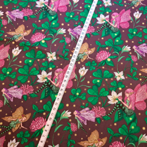 Nouveau – Popeline gots et oeko-tex imprimé en France – Motif Le Jardin des Fées – Fond Violet