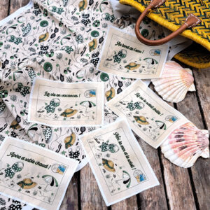Nouveau – Coupon Carte Postale textile – Popeline — Les Etés Insouciants – Vert | Motif rétro et lumineux